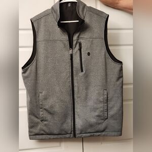 EUC‎ Izod Reversable, lightweight size Large Vest